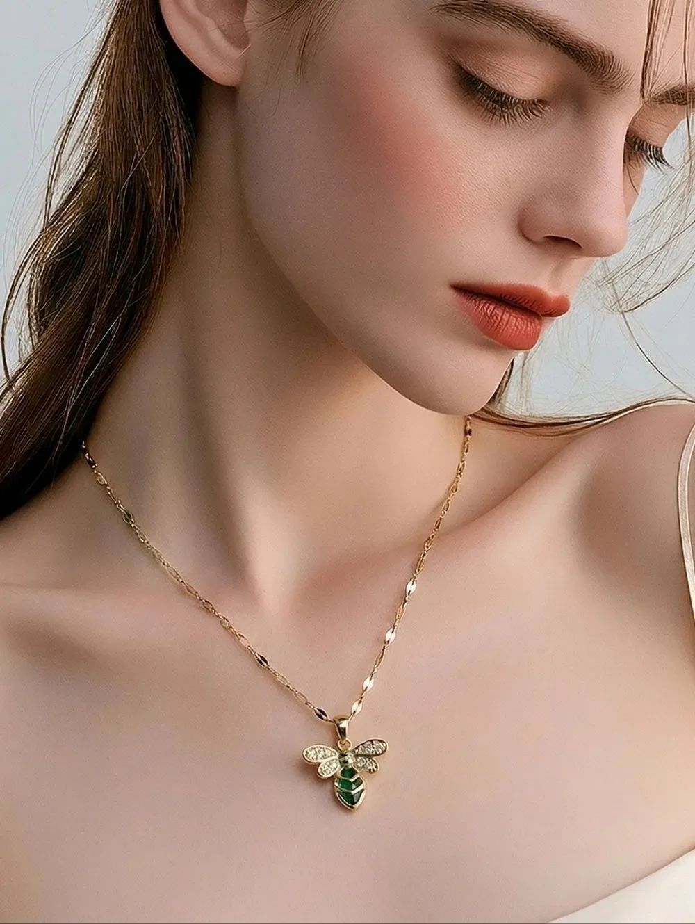 Elegant Gold Bee Pendant Emerald CZ Stainless Steel Dainty Necklace Minimalist